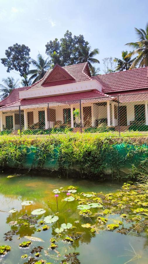 The Royal Island Hotell Mundrothuruth Eksteriør bilde