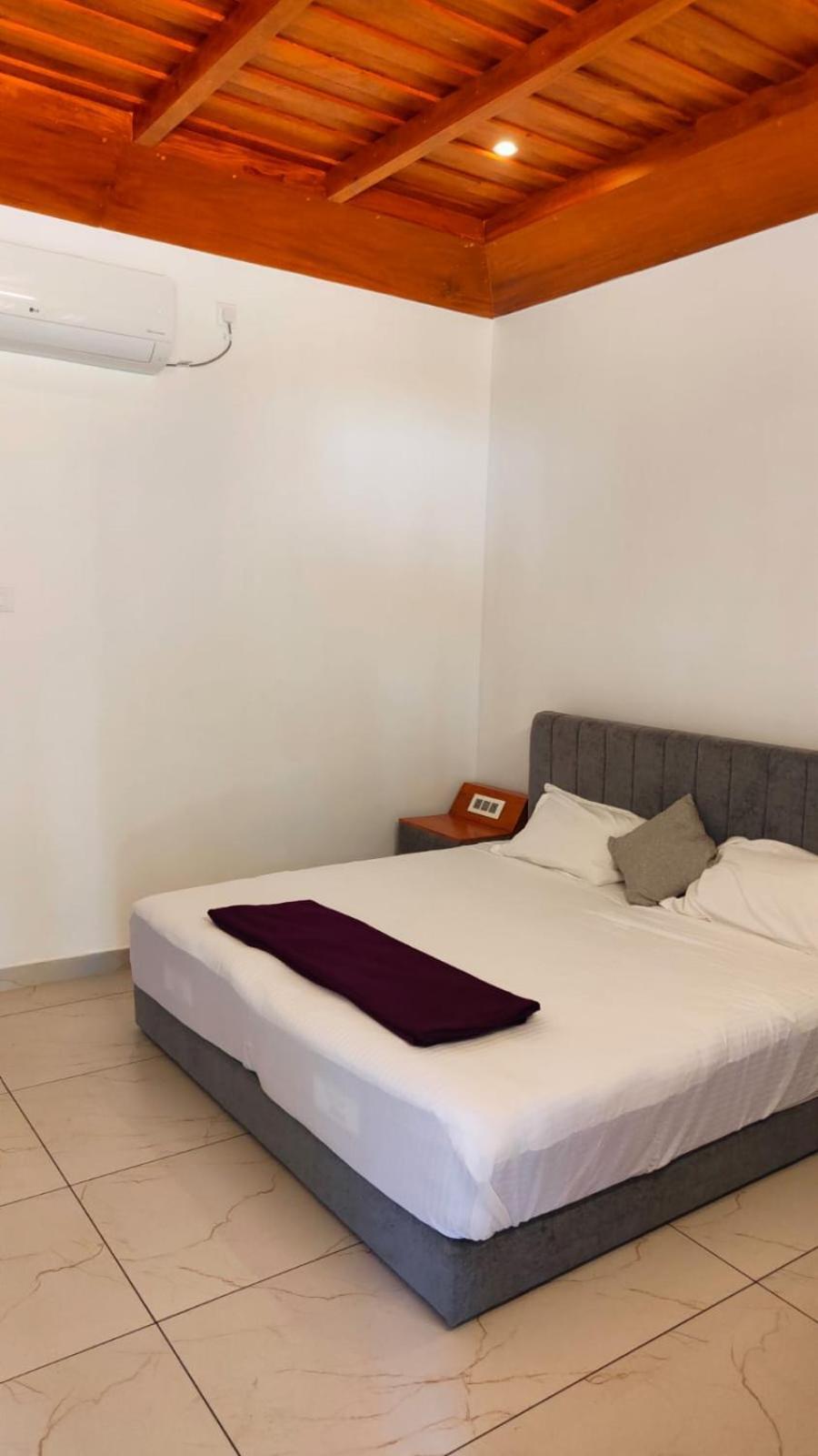 The Royal Island Hotell Mundrothuruth Eksteriør bilde